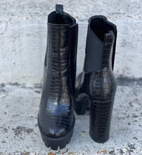 Load image into Gallery viewer, London Rag Platform Bootie
